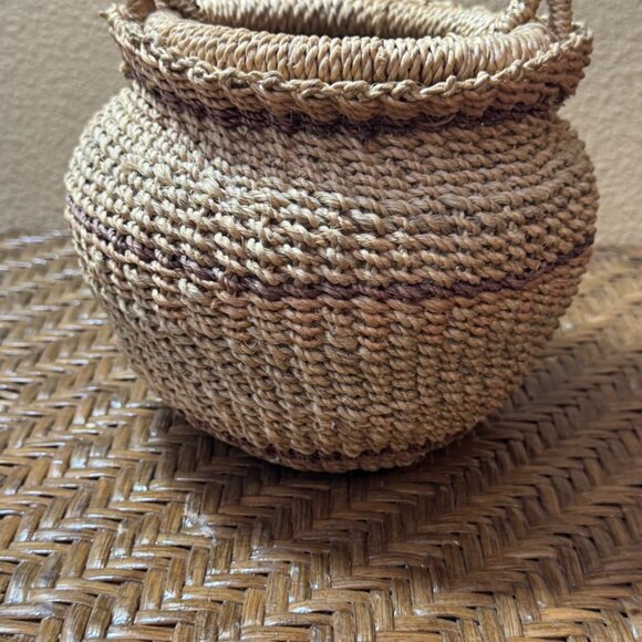 Handwoven Handled Basket Natural Fiber Basket Earth Tones Colors - Picture 5 of 8